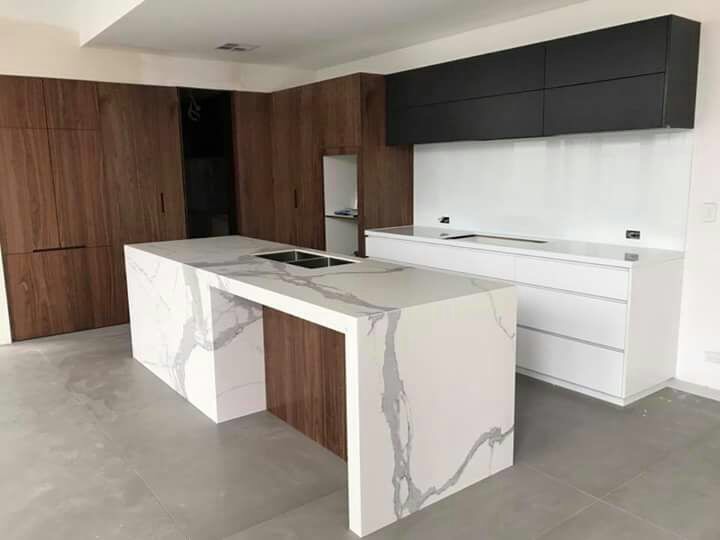 Realizzazione bancone per cucina ad isola